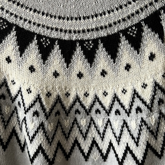 H&M Mockneck sweater size S - Picture 2 of 5